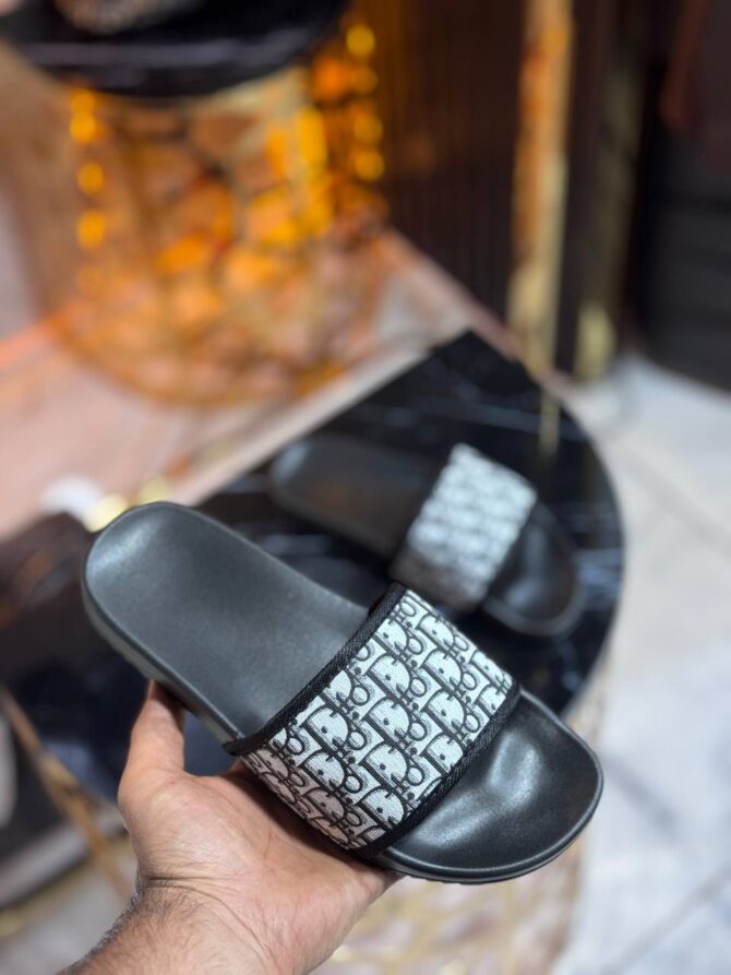 Slipper - Image 3
