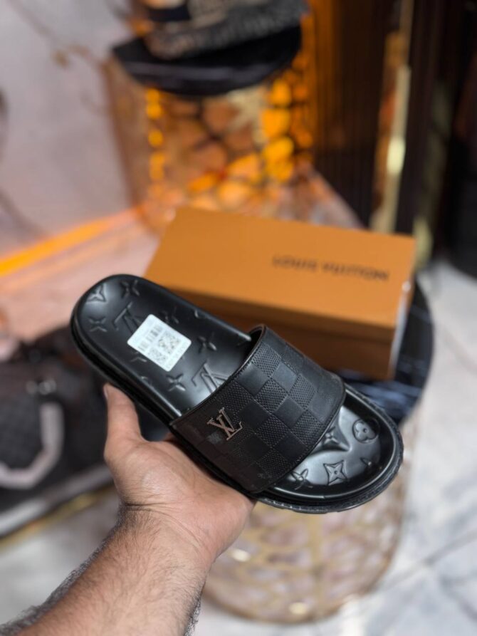 Slipper - Image 2