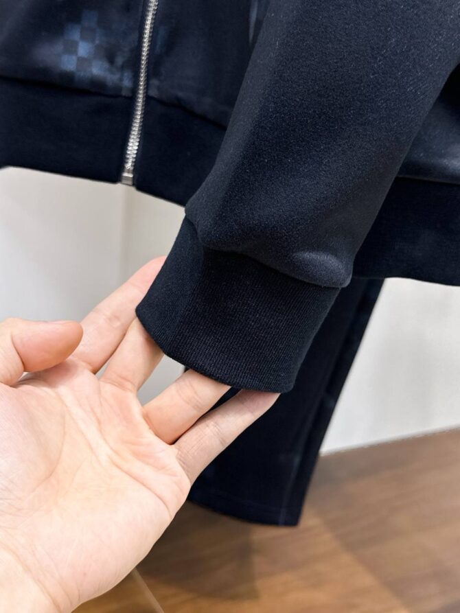 Tracksuit - Image 7