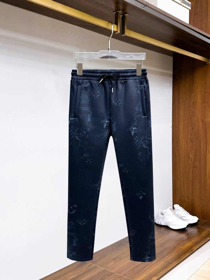 Tracksuit - Image 3