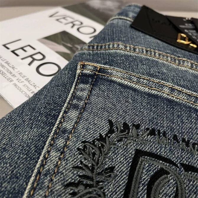 Jeans - Image 2