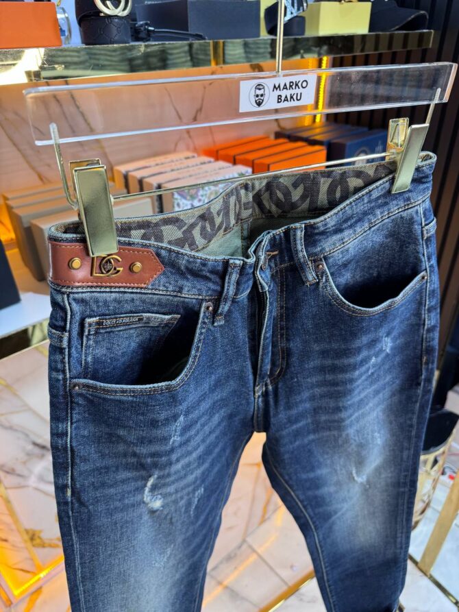 Jeans - Image 2