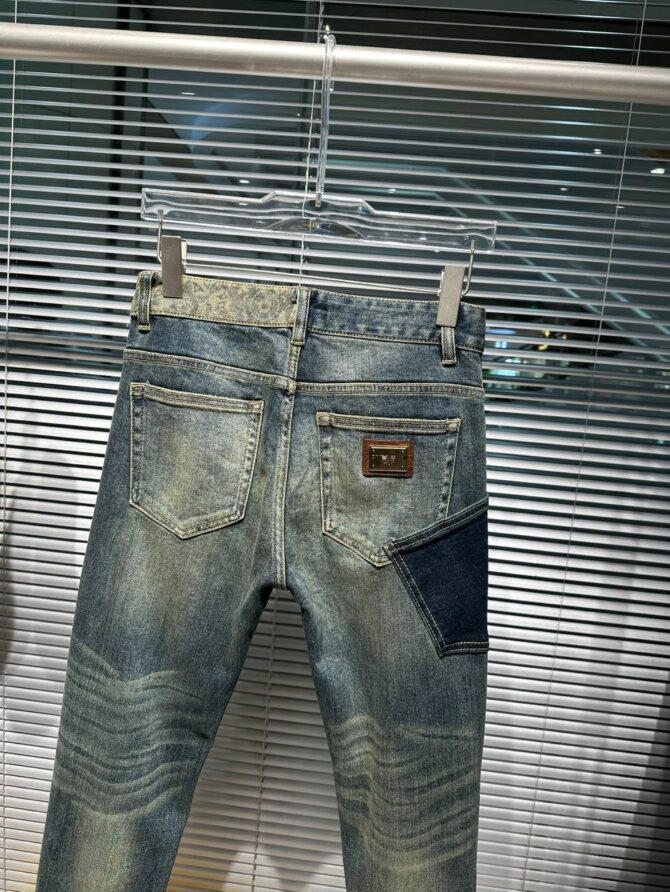 Jeans - Image 2