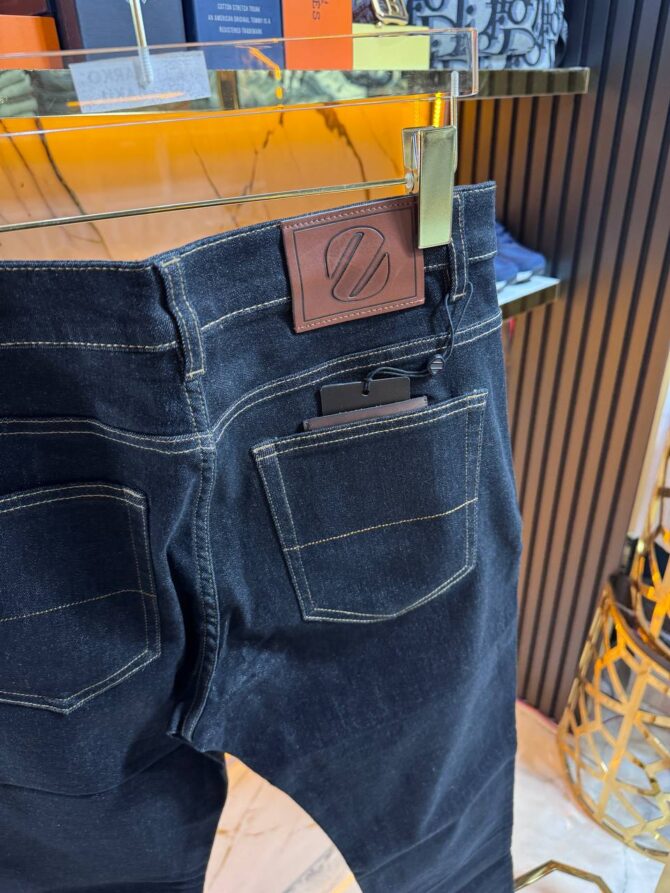 Jeans - Image 4