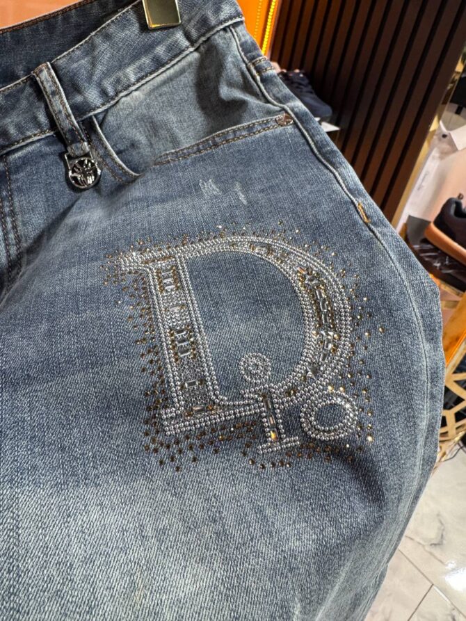 Jeans - Image 2