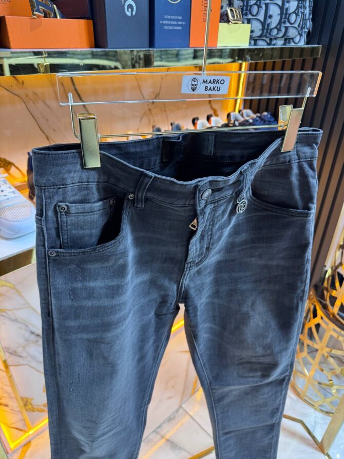 Jeans - Image 2