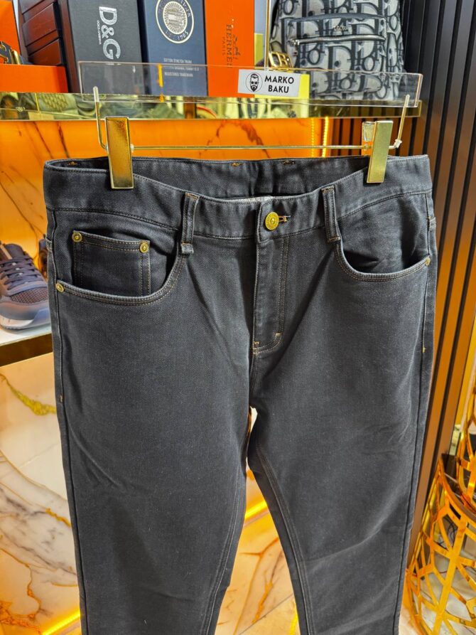 Jeans - Image 2