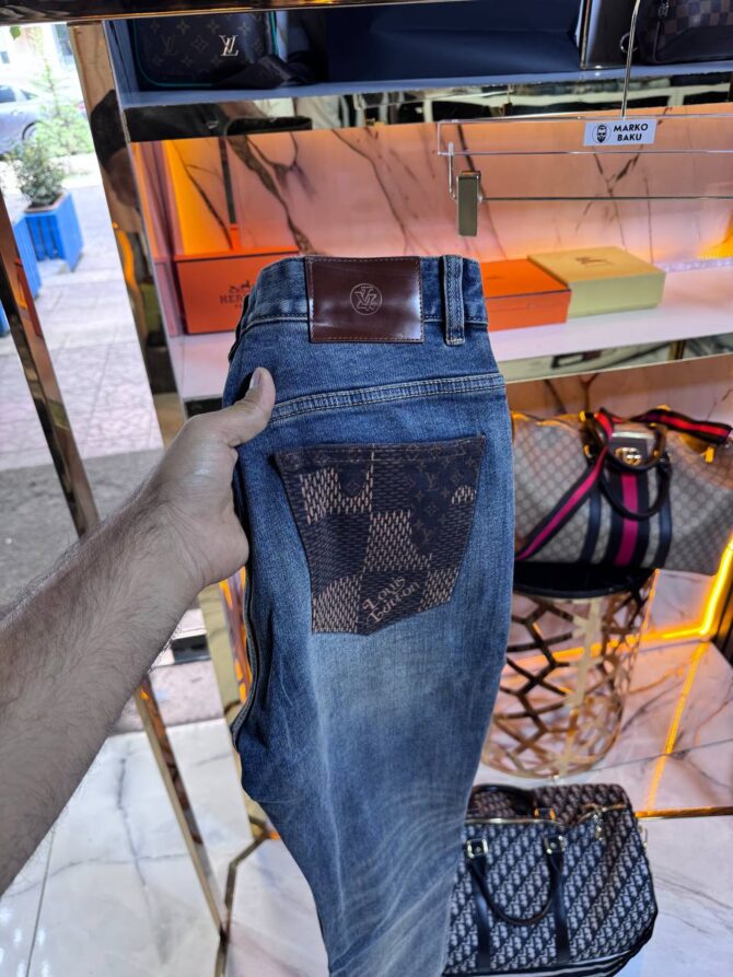 Jeans - Image 2