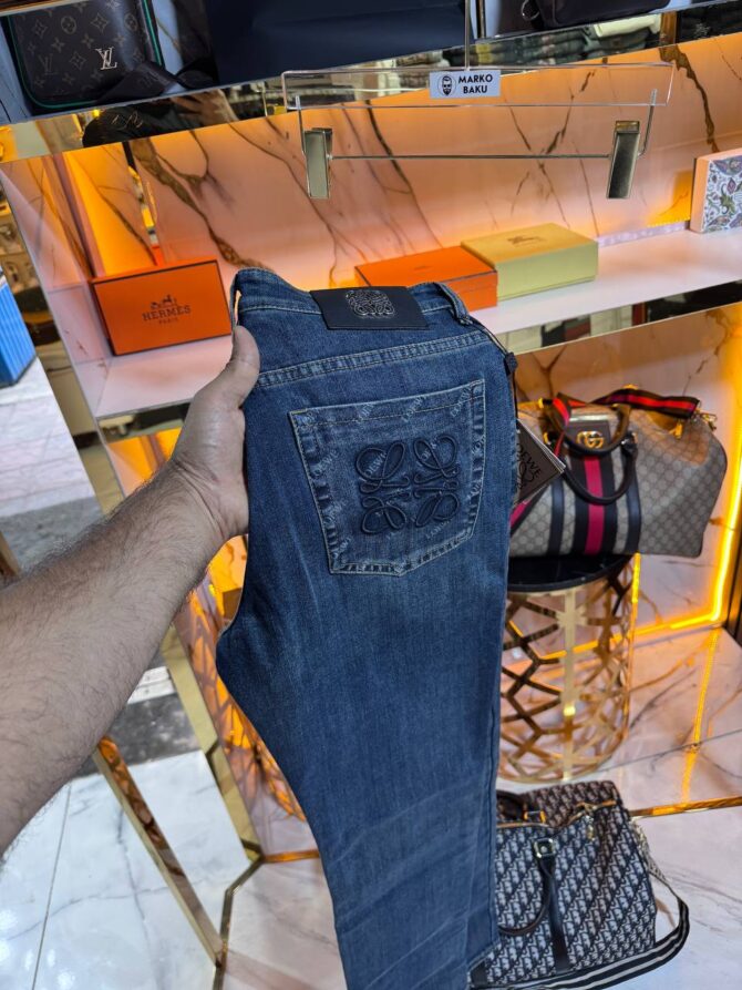 Jeans - Image 2