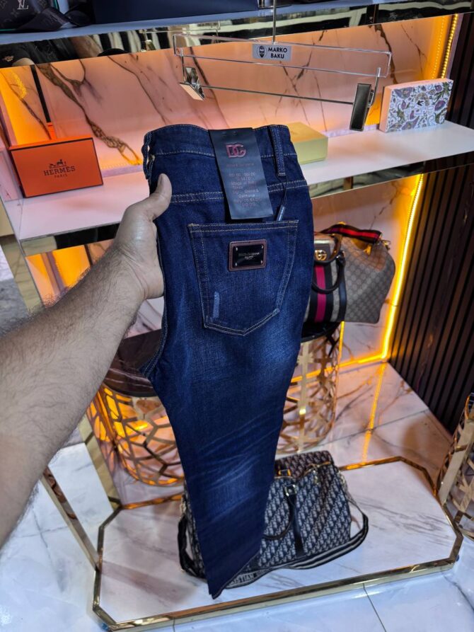 Jeans - Image 2