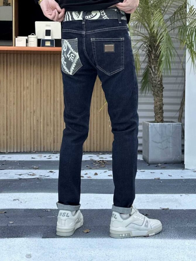 Jeans - Image 2