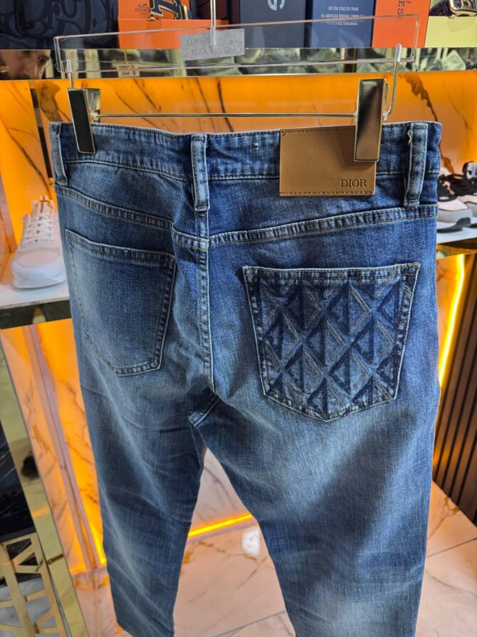 Jeans - Image 2