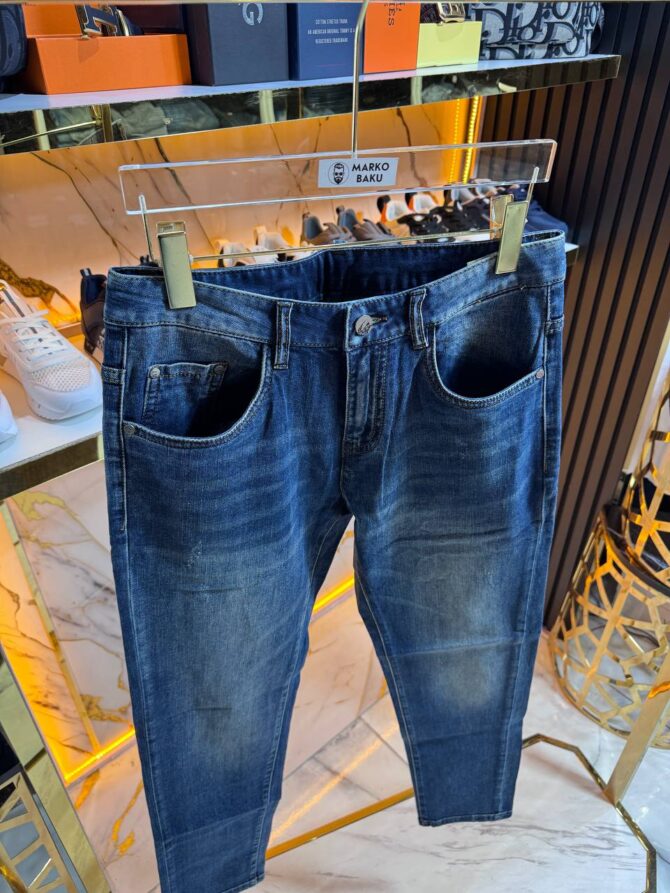 Jeans - Image 2