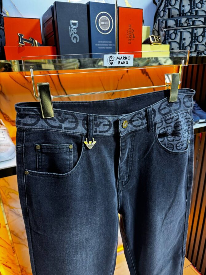 Jeans - Image 2
