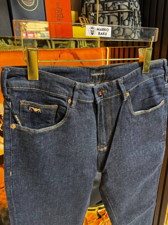 Jeans - Image 2