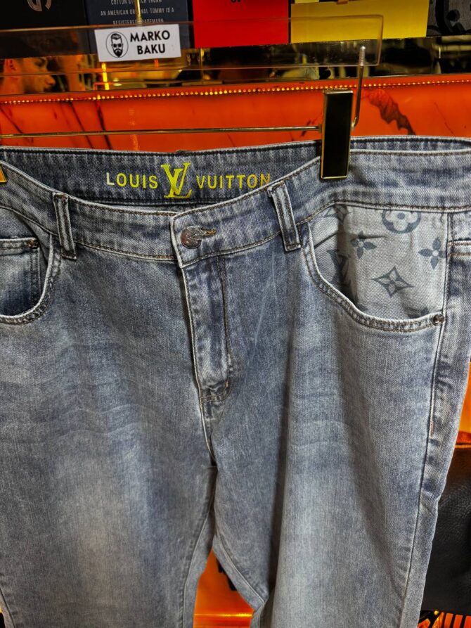 Jeans - Image 2