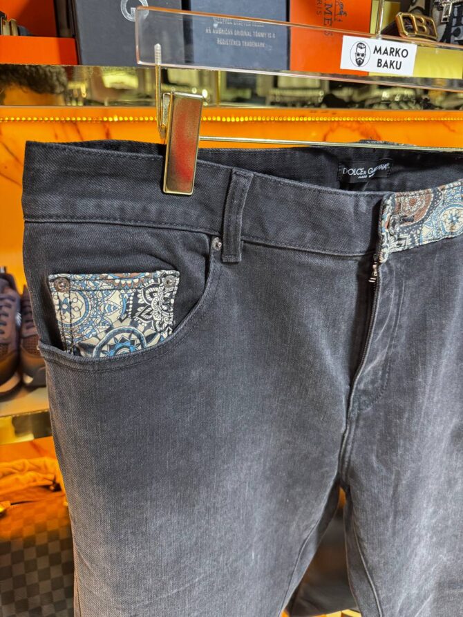 Jeans - Image 2