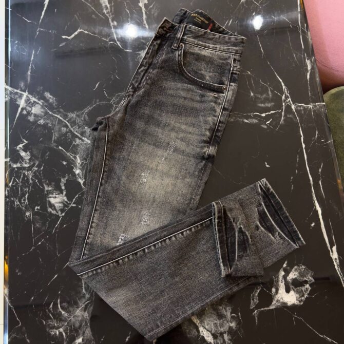 Jeans - Image 2
