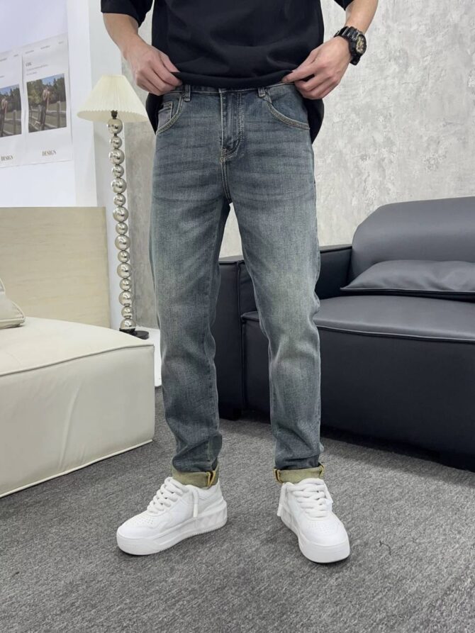 Jeans - Image 2