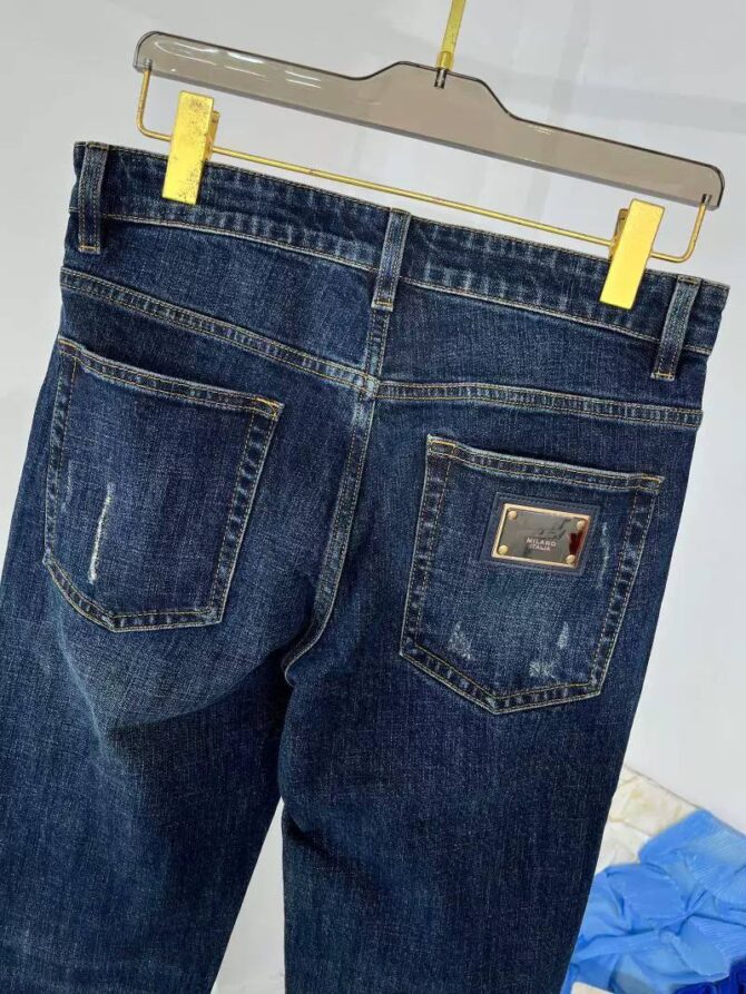 Jeans - Image 2