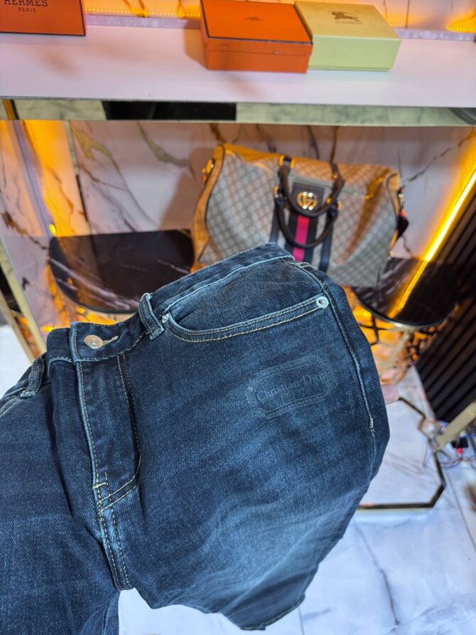 Jeans - Image 2