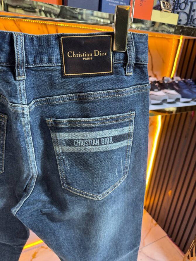 Jeans - Image 2