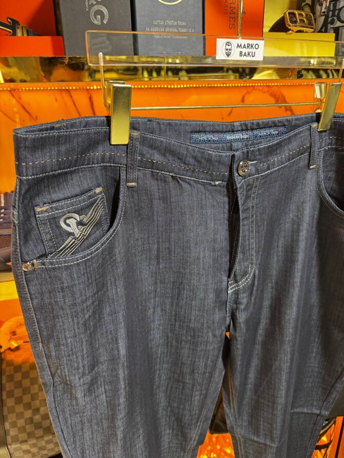 Jeans - Image 2