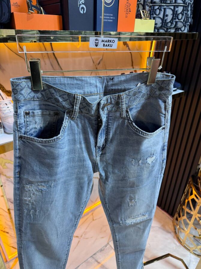Jeans - Image 2