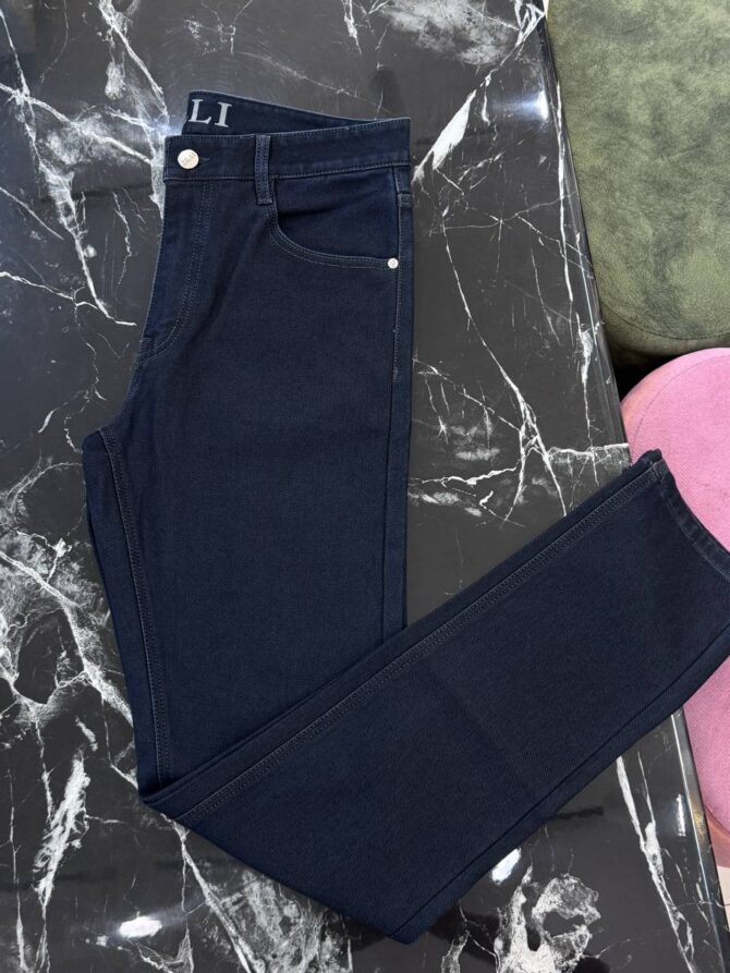 Jeans - Image 2