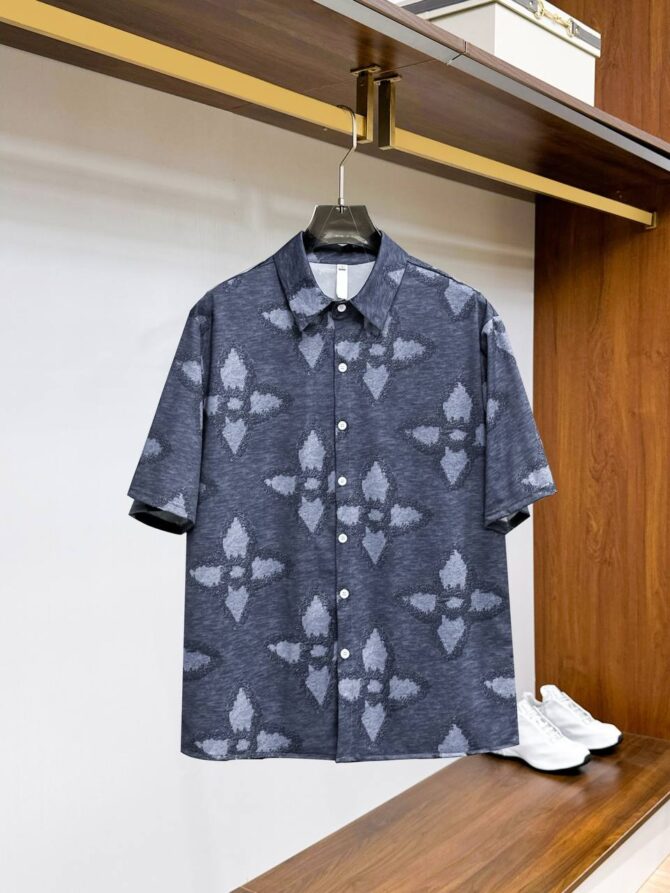 Suit - Image 3