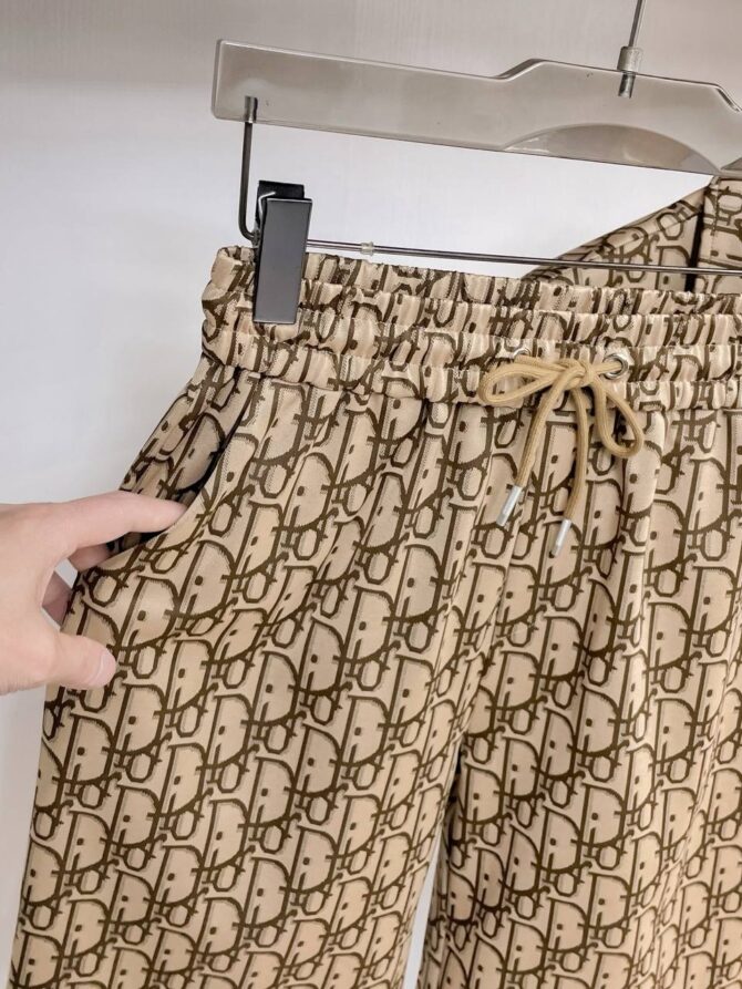 Suit - Image 9