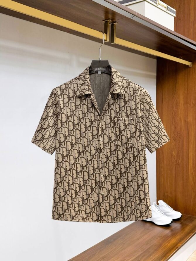Suit - Image 3