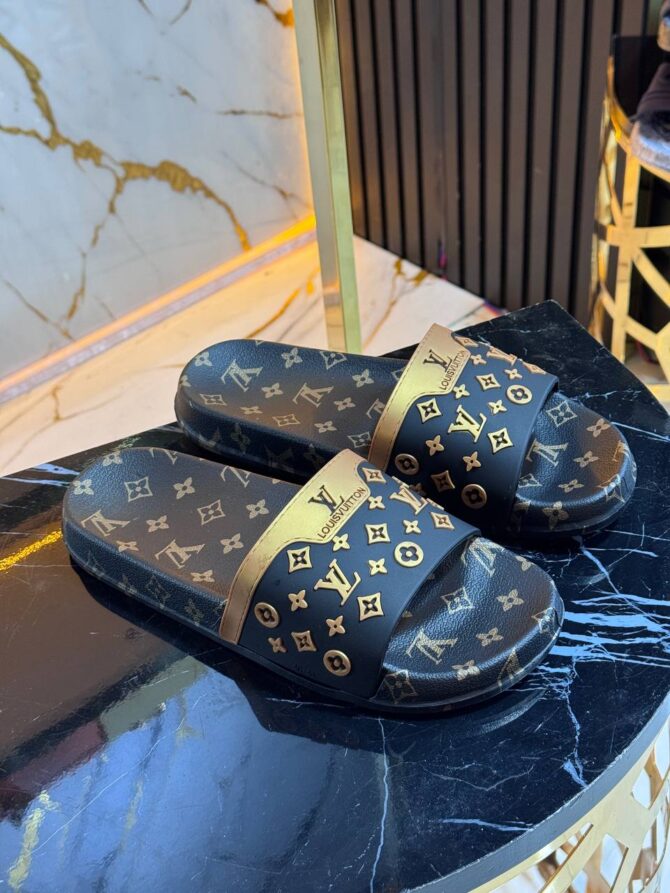 Slipper - Image 2