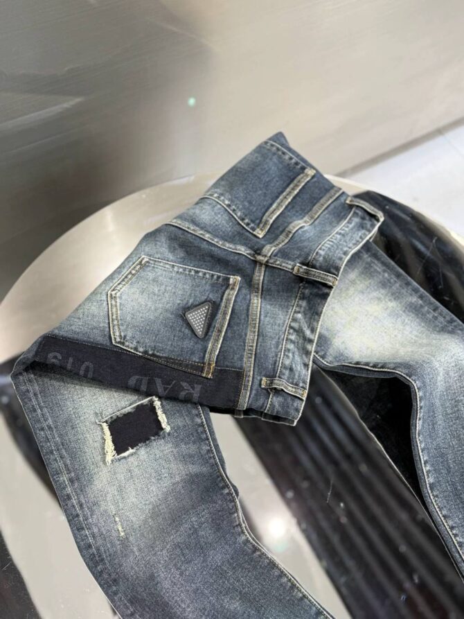 Jeans - Image 2